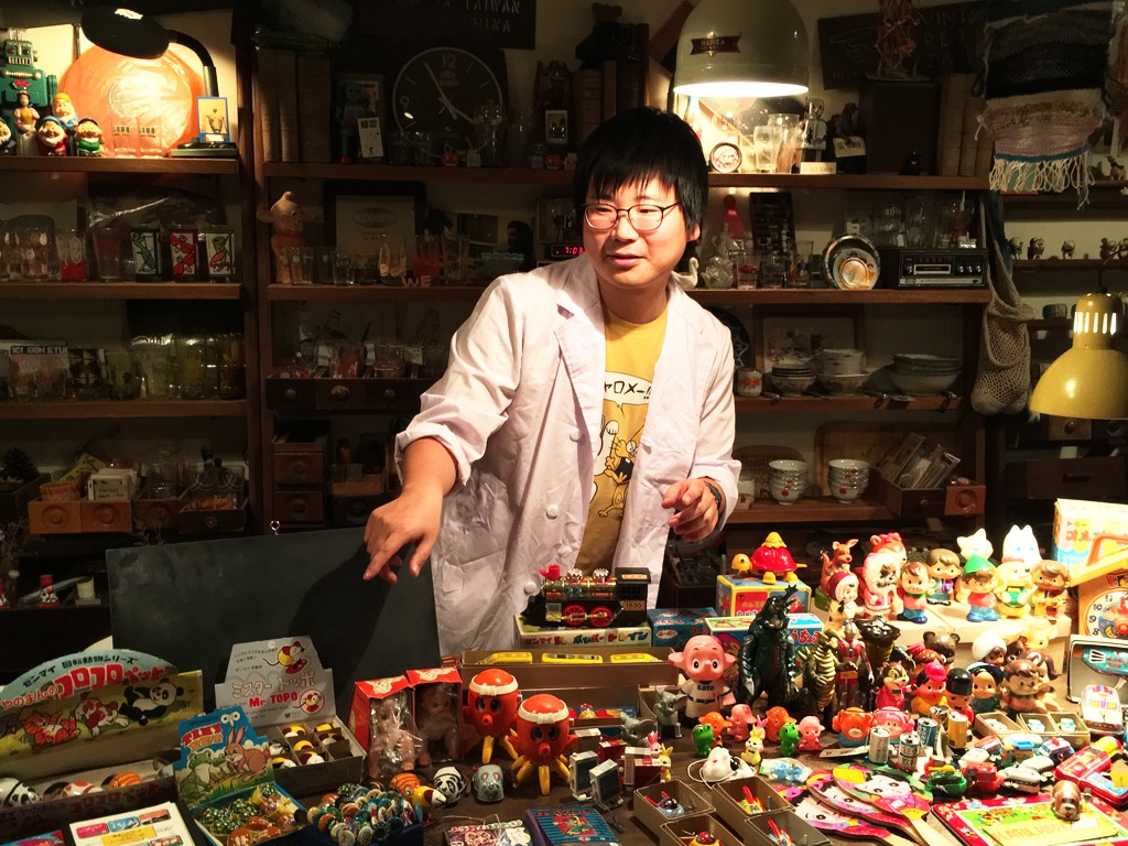 極小空間にそびえる“ファンシーの山”！ 大阪の雑貨屋・PiNS!が、それでも店を続けるわけ