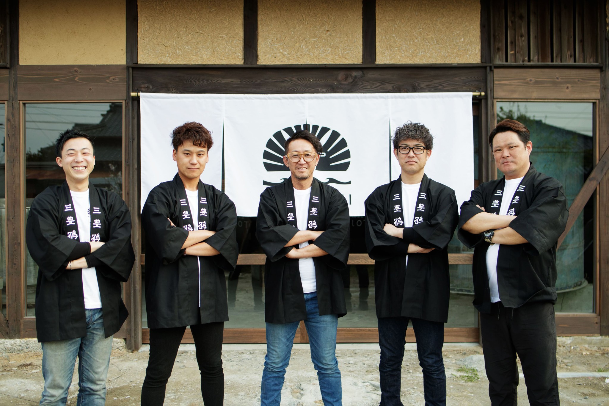 「自分を醸す」酒造体験型ゲストハウスとは？　三豊を愛する男たちが挑む、地域再生の新しいかたち【暮らすように滞在したくなる宿vol.3】