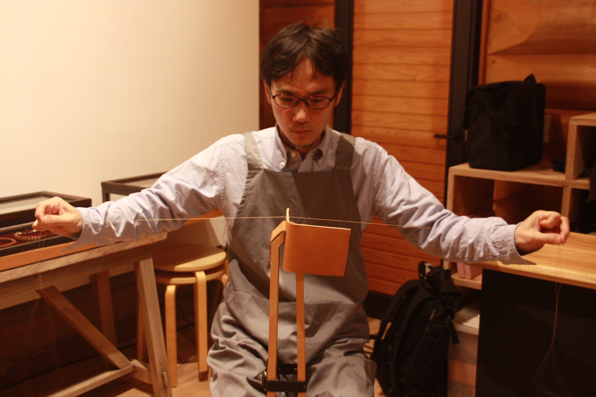 洋画家アトリエがギャラリーとして再生、革細工作家が運営　ジビエも活用