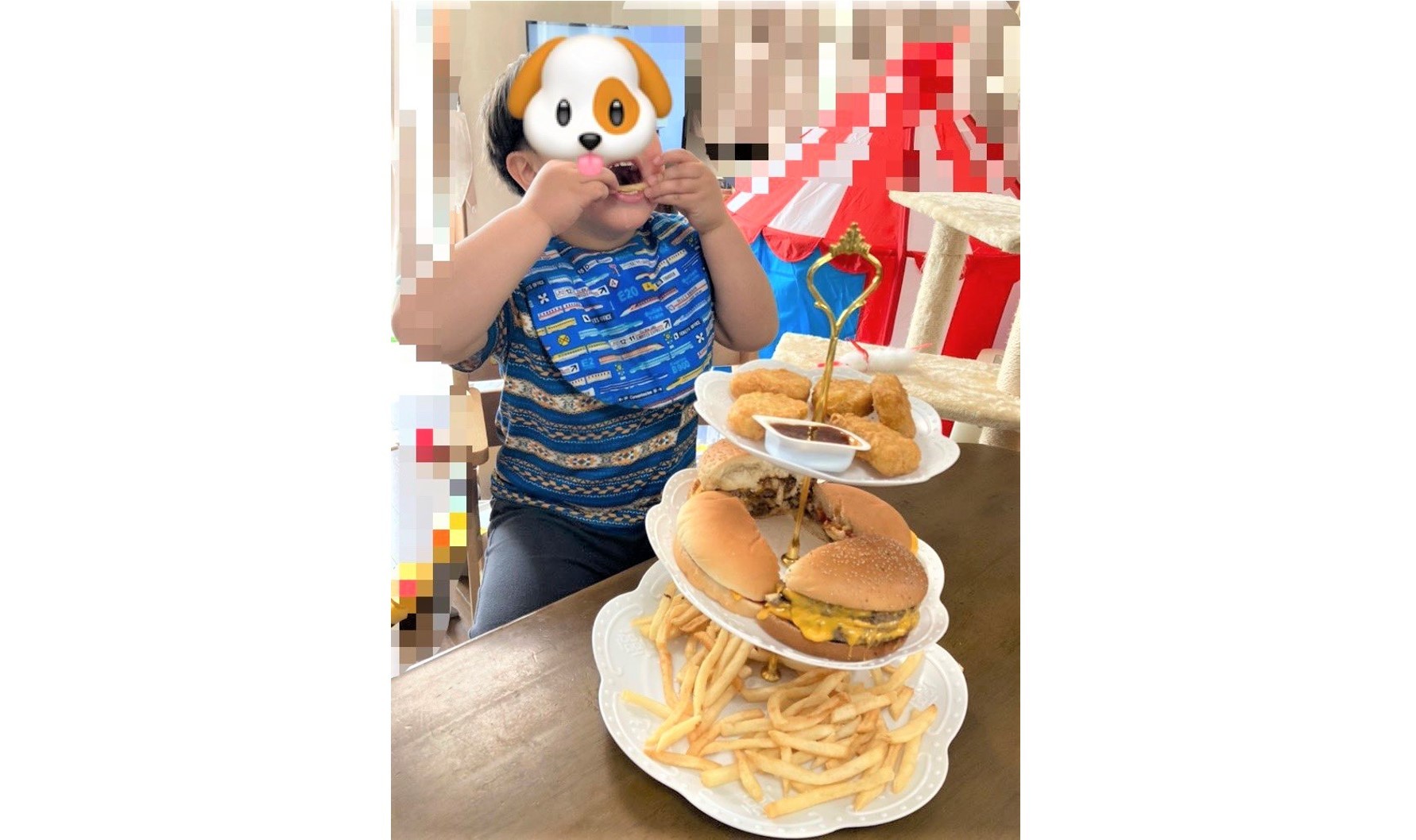 休園を機に、3段プレート購入→息子が笑顔に!!　母のツイートに共感集まる