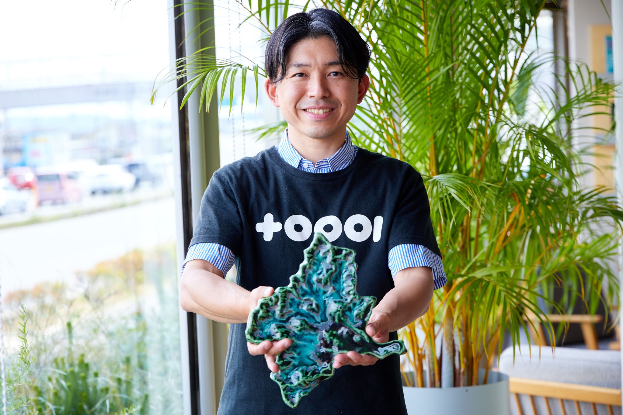 群馬県の形の鶴のうつわ　食器卸会社4代目が、反対押し切り開発した理由とは