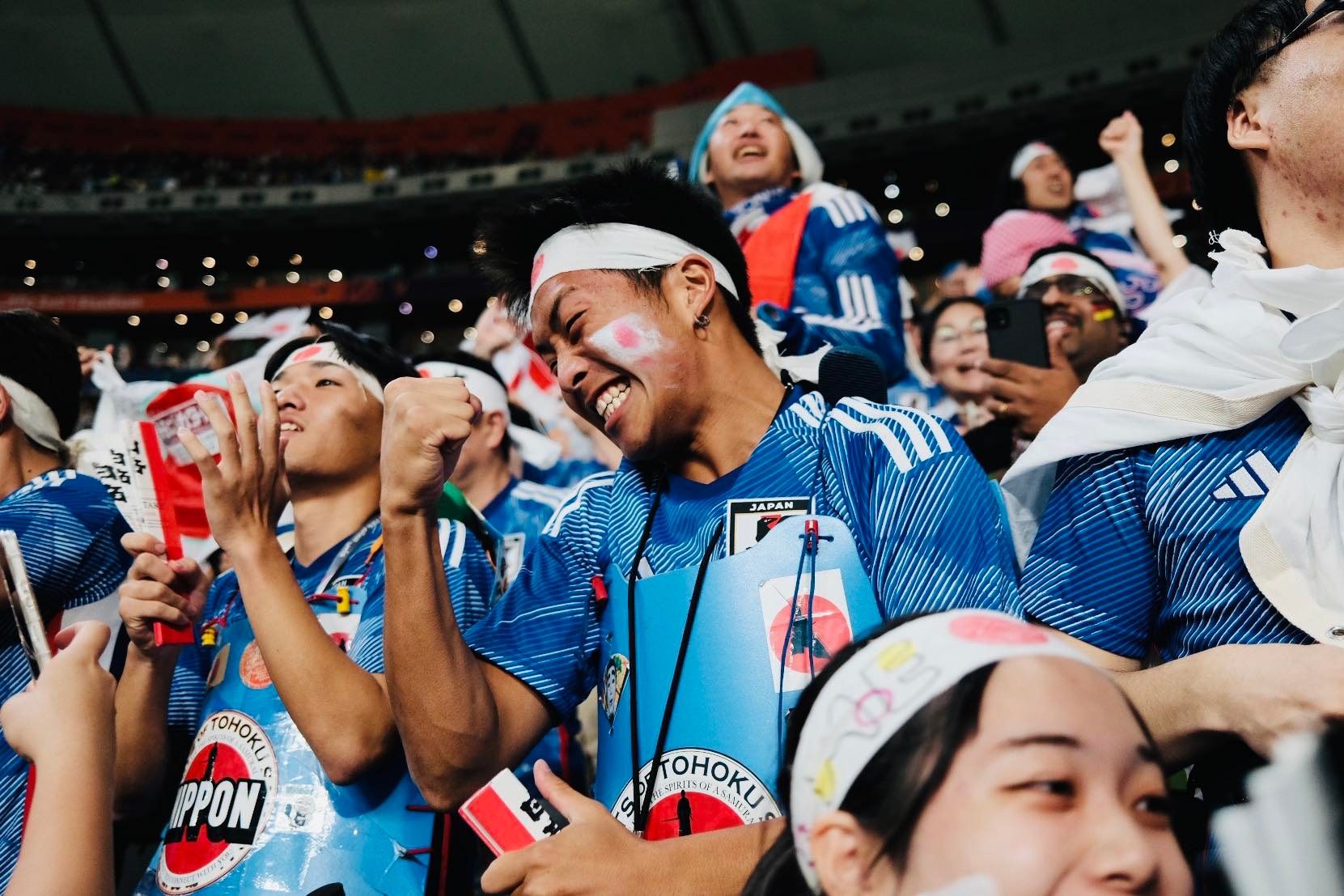 被災地の子どもたちがカタールでW杯観戦　名物サポ「ちょんまげ隊長」が企画