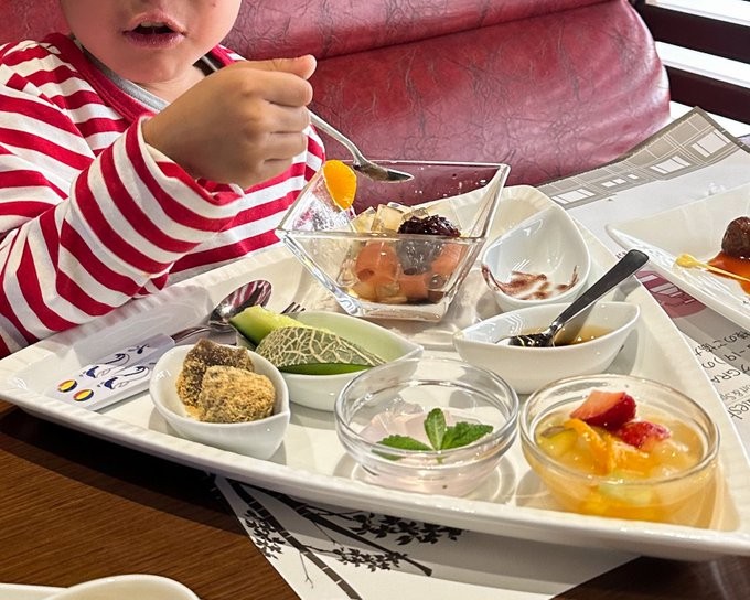 食物アレルギーの子に対するお店側の対応にいいね3.8万件！？　店員さんの言葉に思わず涙…