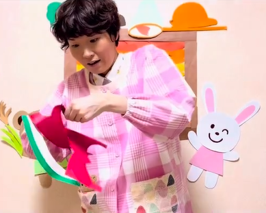 元保育士のお笑い芸人！元保育士ならではの”才能あふれる”特技に「神業！」「凄すぎる」の声