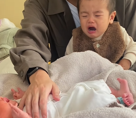 生まれてきた弟を受け入れられずに泣いていた1歳の兄　しかし、現在の兄弟の様子に「微笑ましい」の声