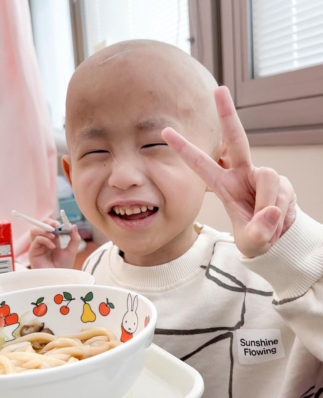ピースをす…こうあくん