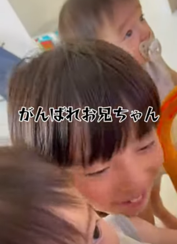 スクリーン…32851